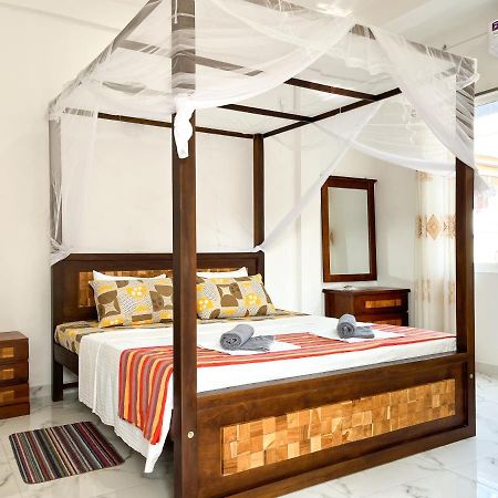 Memories Weligama Hostel Bagian luar foto