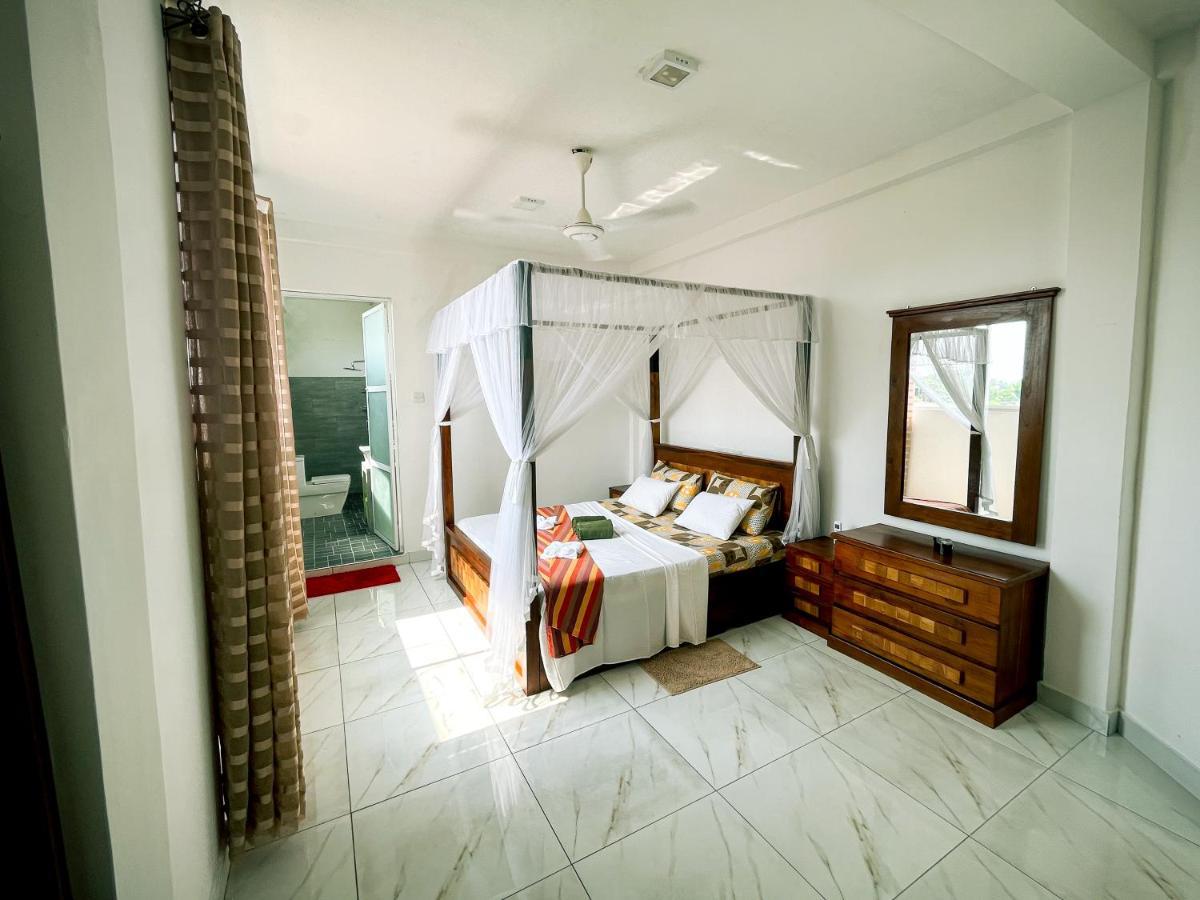 Memories Weligama Hostel Bagian luar foto