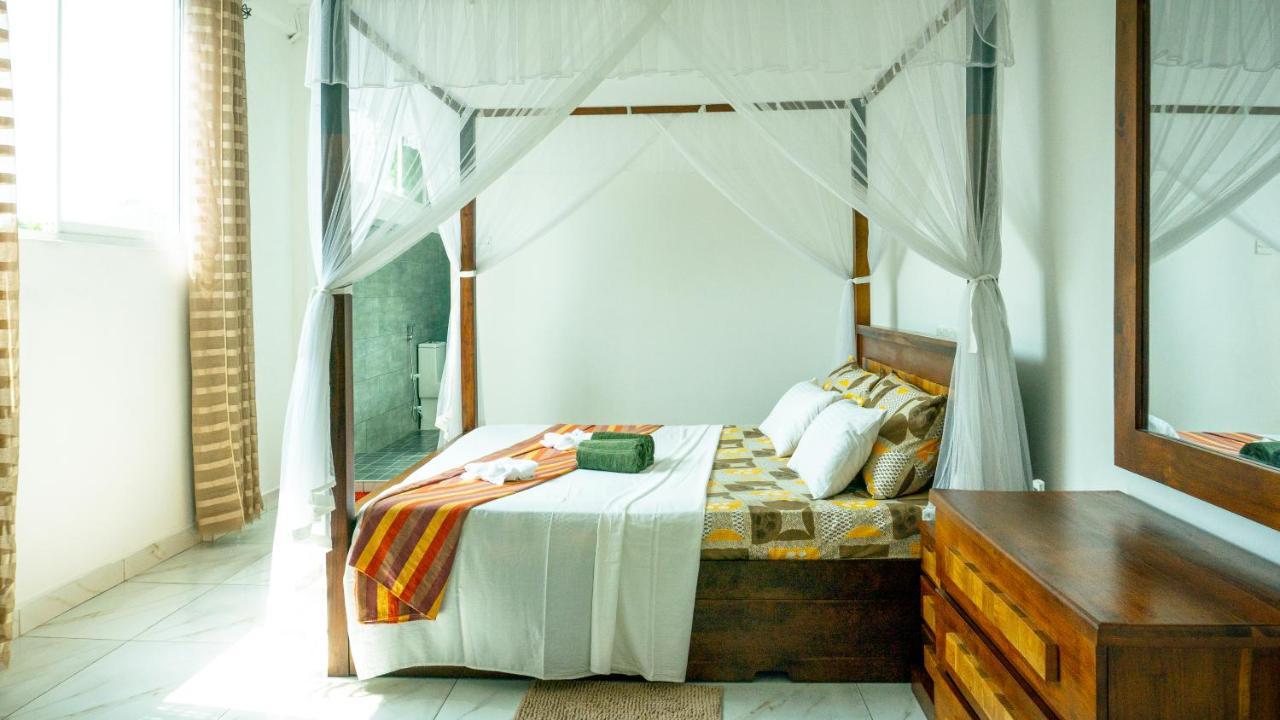 Memories Weligama Hostel Bagian luar foto