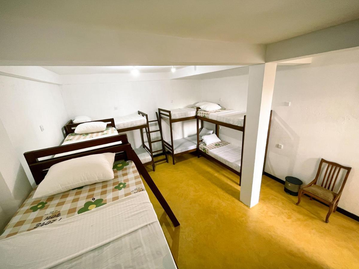 Memories Weligama Hostel Bagian luar foto