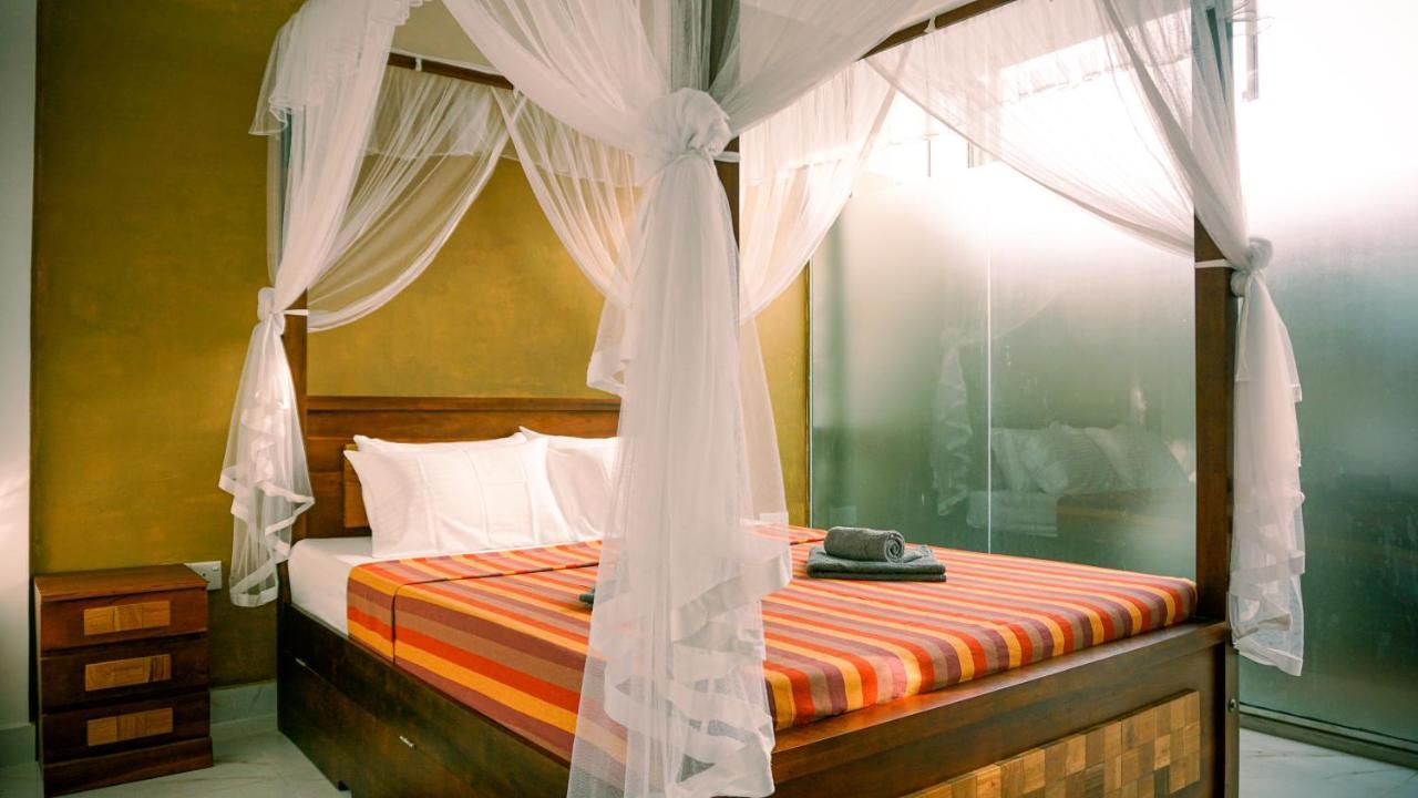 Memories Weligama Hostel Bagian luar foto