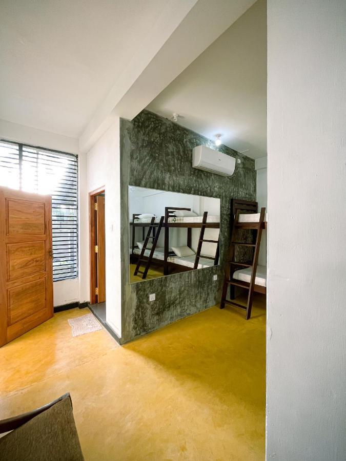 Memories Weligama Hostel Bagian luar foto