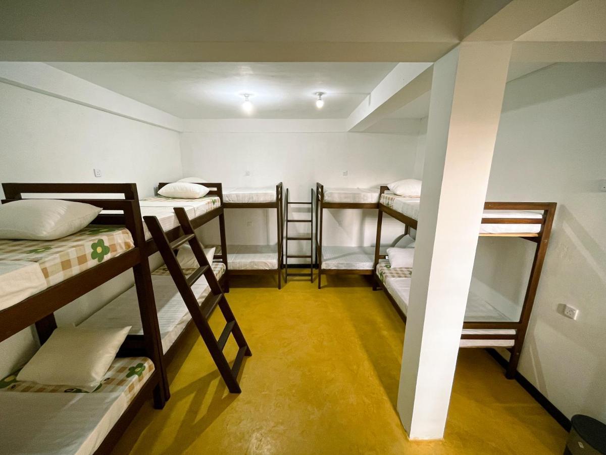 Memories Weligama Hostel Bagian luar foto