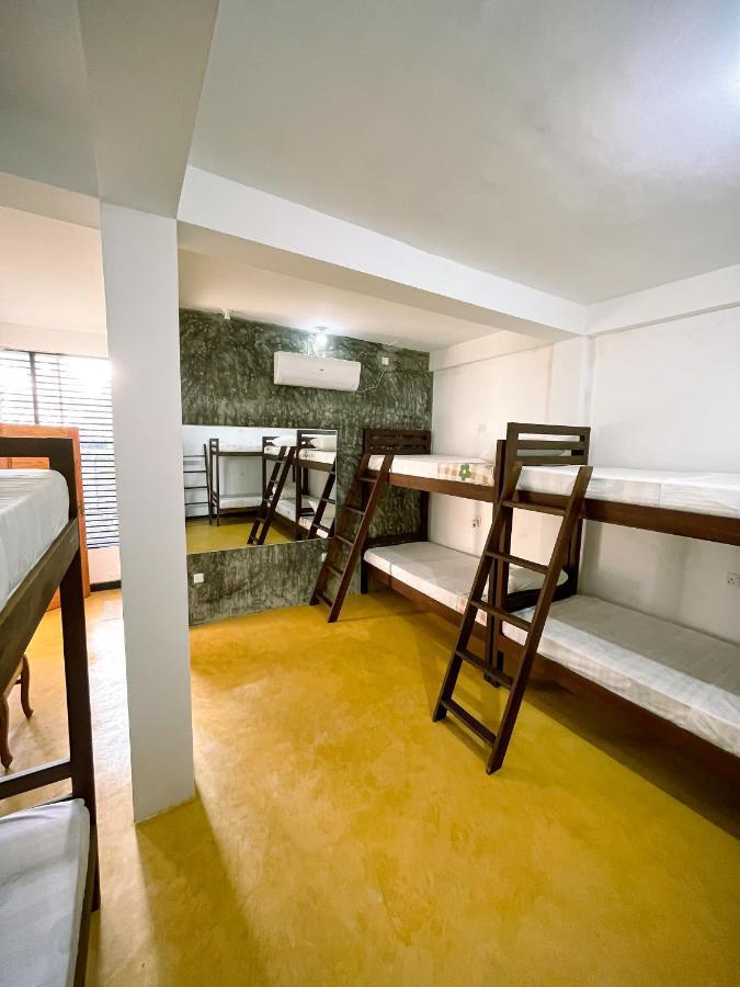 Memories Weligama Hostel Bagian luar foto