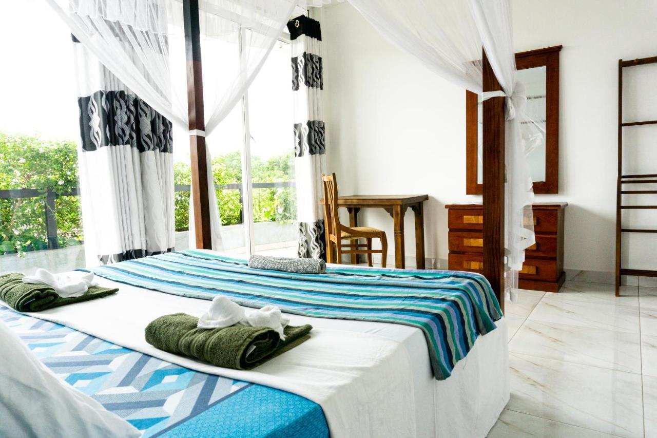 Memories Weligama Hostel Bagian luar foto