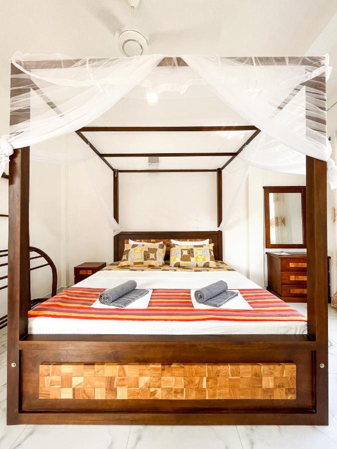Memories Weligama Hostel Bagian luar foto