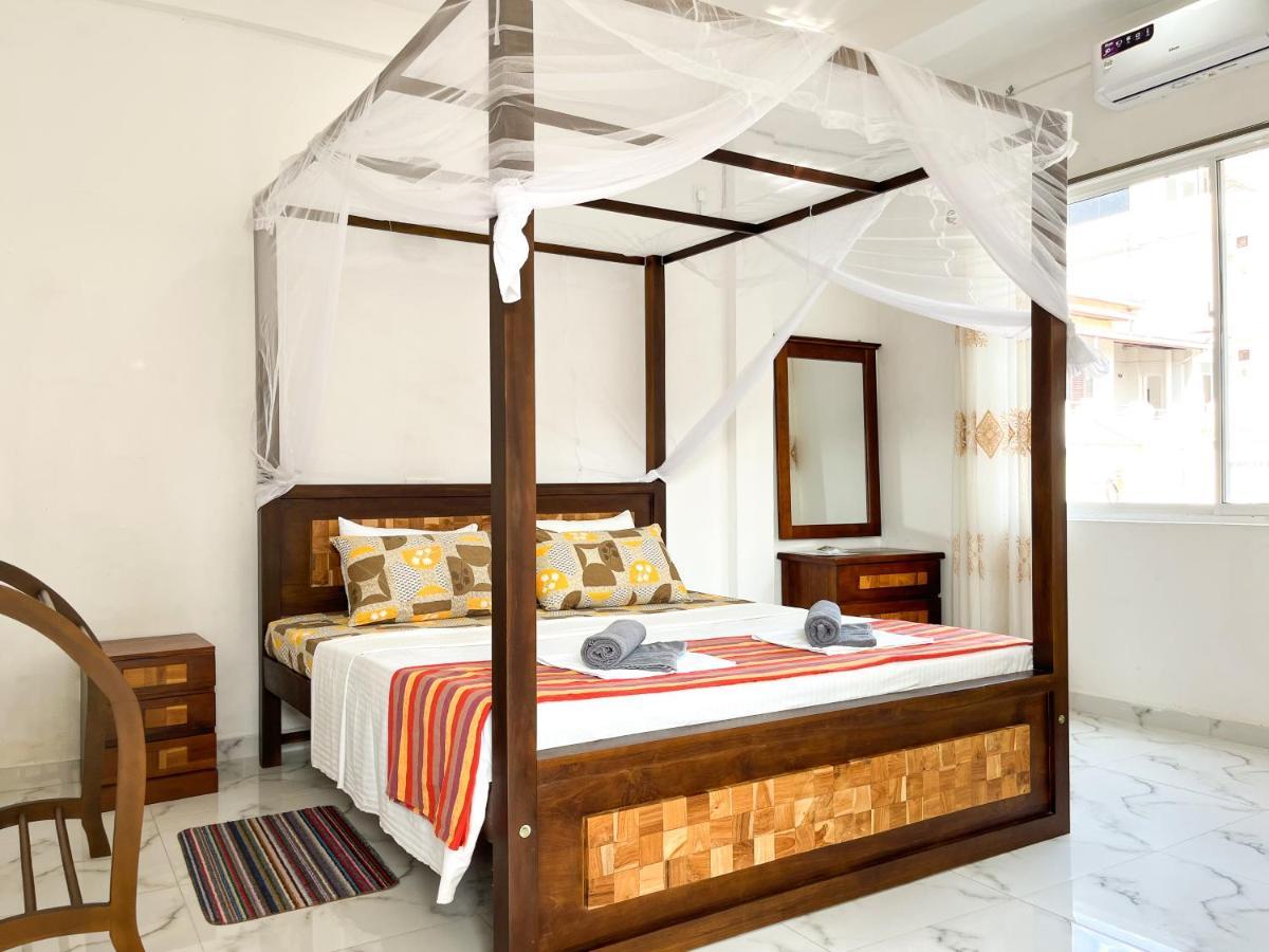 Memories Weligama Hostel Bagian luar foto